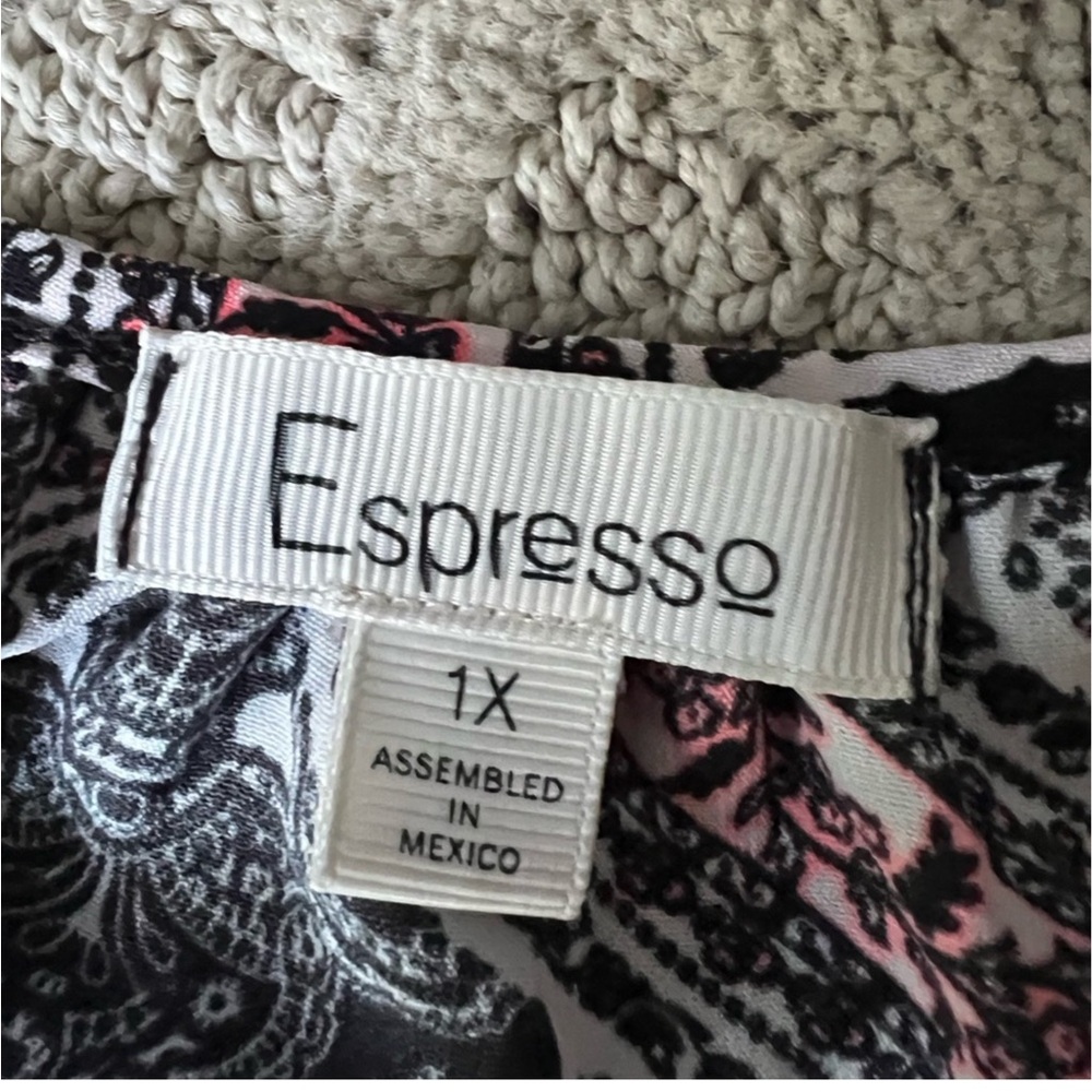 Espresso blouse, size 1X Neutral colors abstract roll up sleeves loose fit EUC - Picture 6 of 9